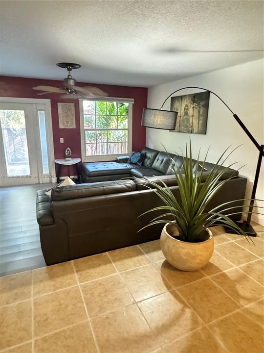 For Rent: $3,200 (3 beds, 2 baths, 1500 Square Feet)