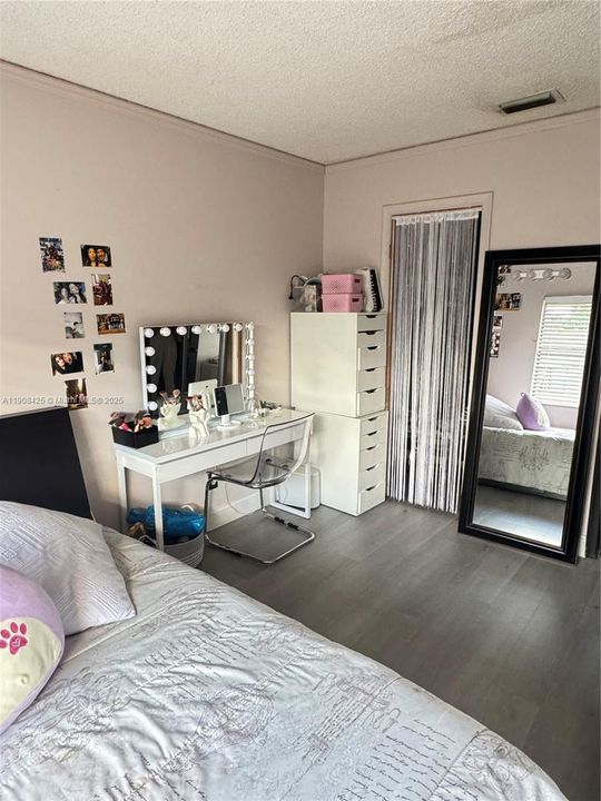 For Rent: $3,200 (3 beds, 2 baths, 1500 Square Feet)