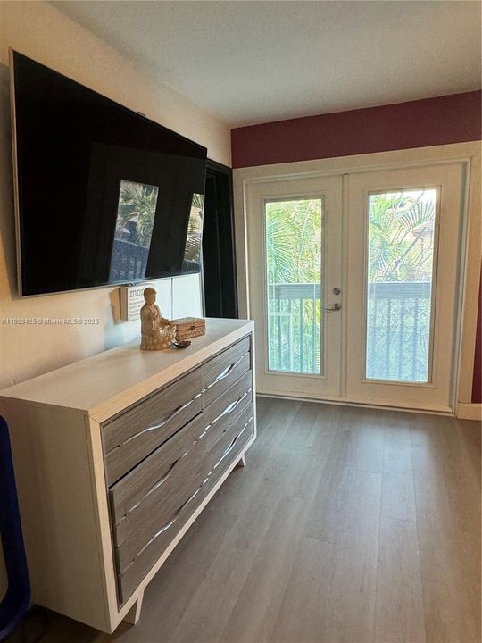 For Rent: $3,200 (3 beds, 2 baths, 1500 Square Feet)