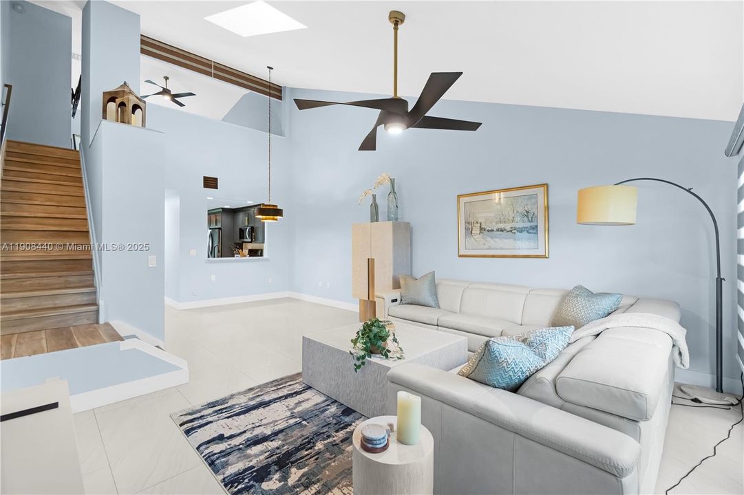 Active With Contract: $420,000 (2 beds, 2 baths, 1241 Square Feet)