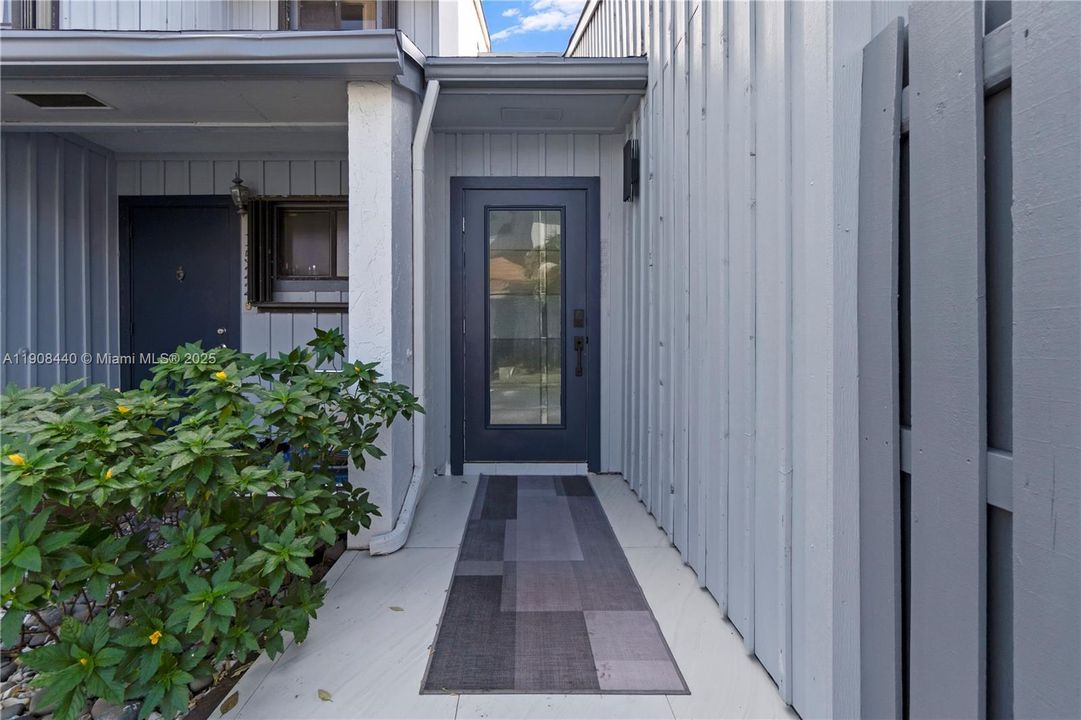 Active With Contract: $420,000 (2 beds, 2 baths, 1241 Square Feet)