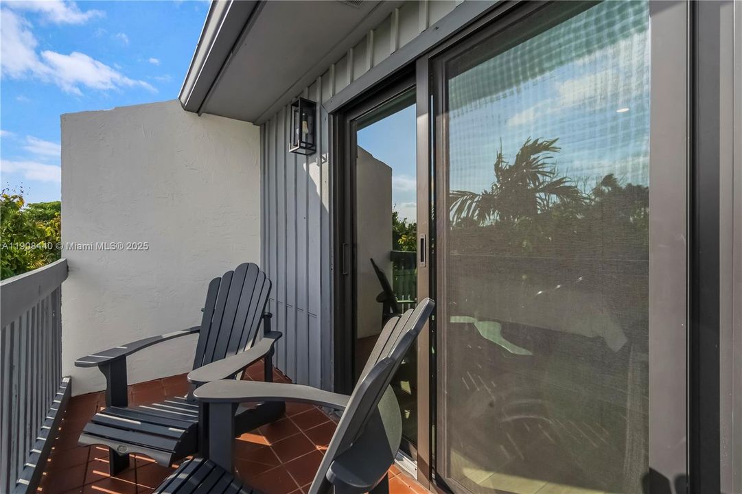 Active With Contract: $420,000 (2 beds, 2 baths, 1241 Square Feet)