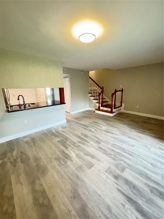 合同活跃: $2,850 (3 贝兹, 2 浴室, 1500 平方英尺)