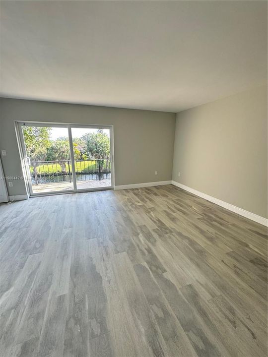 合同活跃: $2,850 (3 贝兹, 2 浴室, 1500 平方英尺)