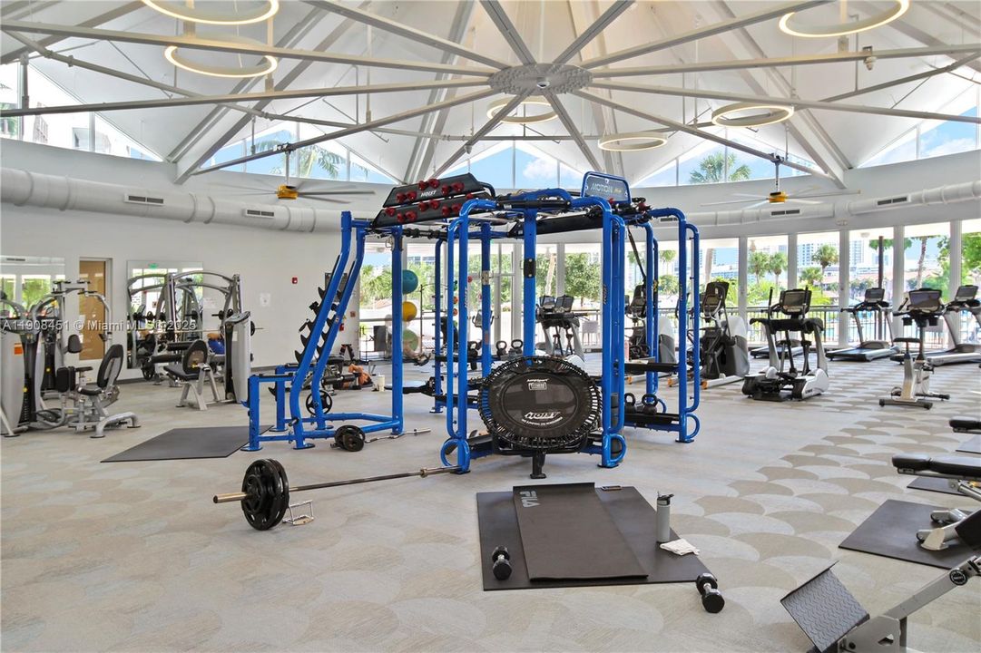 For Sale: $289,000 (1 beds, 1 baths, 1000 Square Feet)