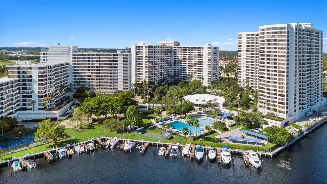 For Sale: $289,000 (1 beds, 1 baths, 1000 Square Feet)