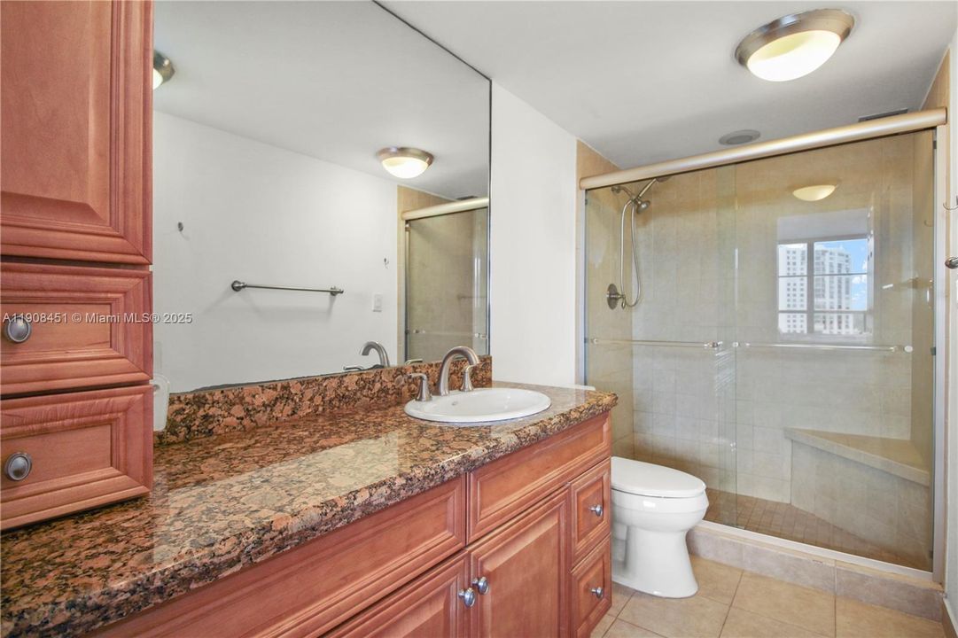 For Sale: $289,000 (1 beds, 1 baths, 1000 Square Feet)