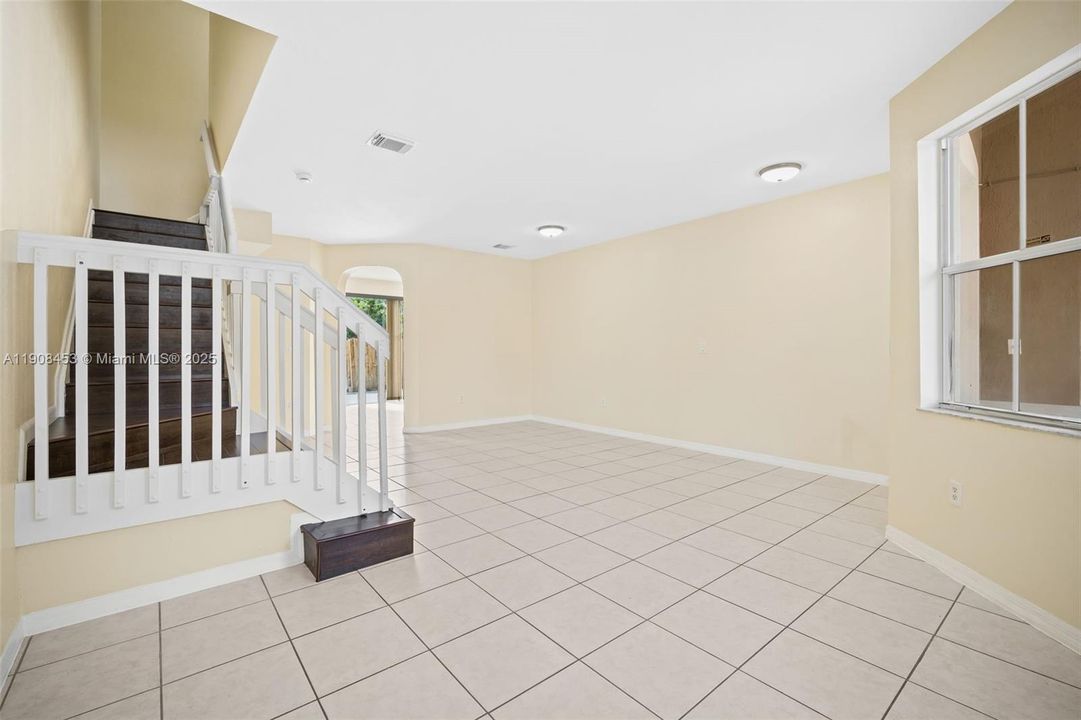 Active With Contract: $369,000 (3 beds, 2 baths, 1679 Square Feet)