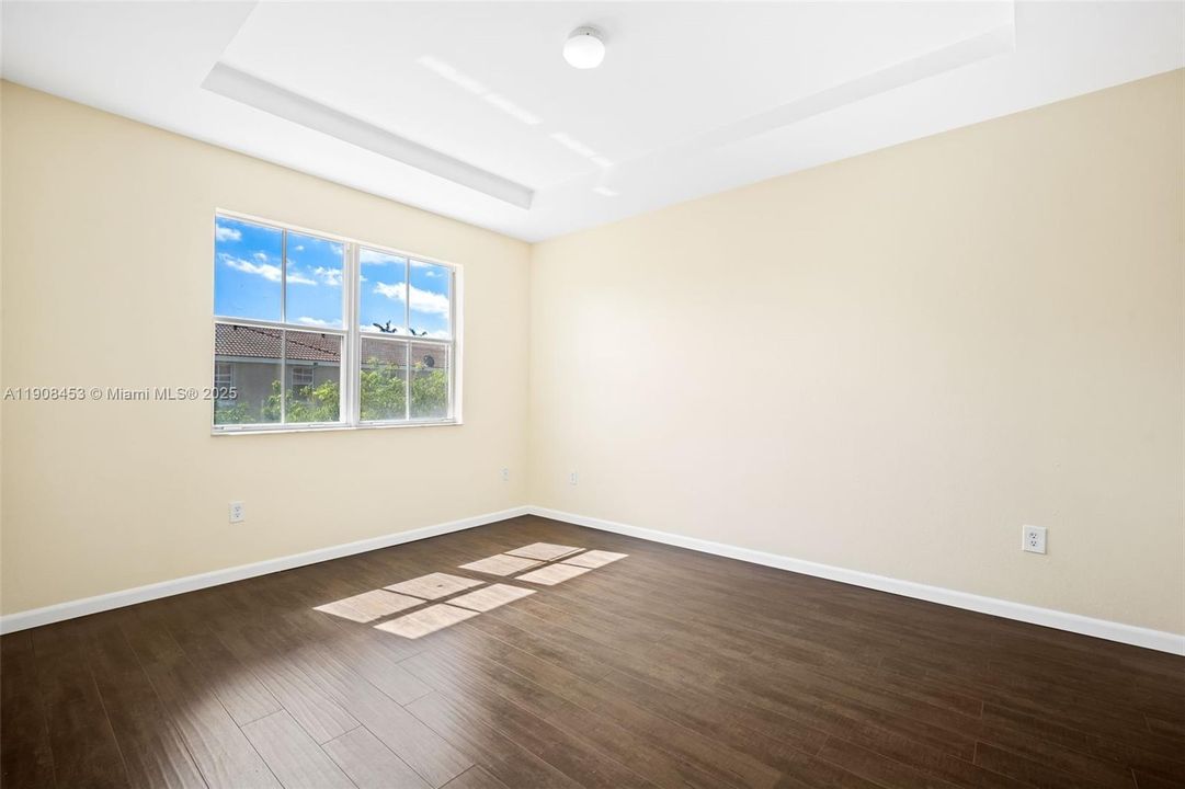 Active With Contract: $369,000 (3 beds, 2 baths, 1679 Square Feet)