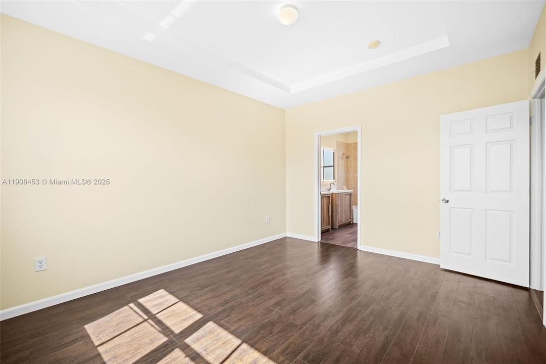 Active With Contract: $369,000 (3 beds, 2 baths, 1679 Square Feet)