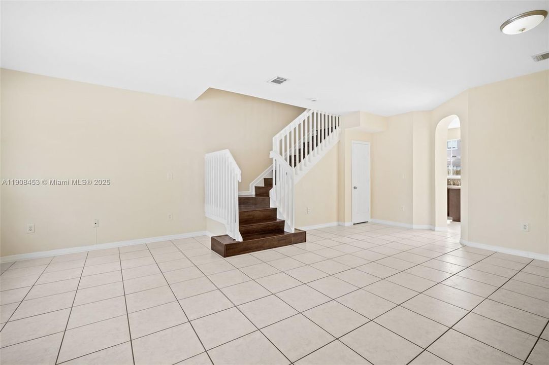 Active With Contract: $369,000 (3 beds, 2 baths, 1679 Square Feet)