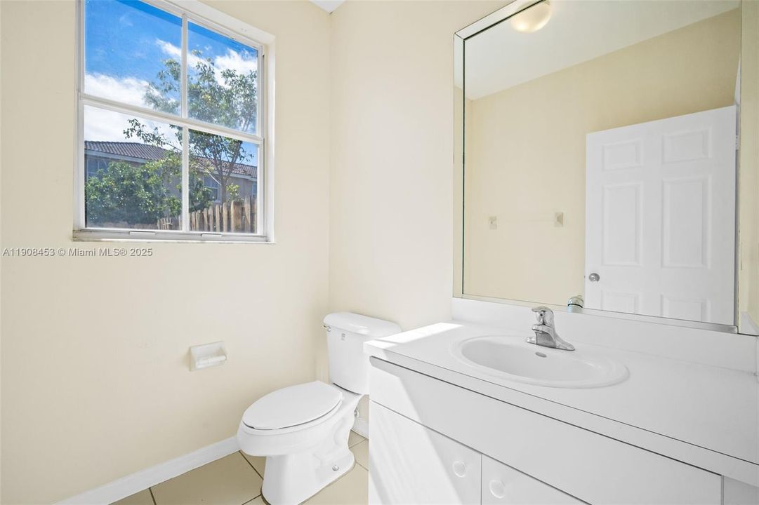 Active With Contract: $369,000 (3 beds, 2 baths, 1679 Square Feet)