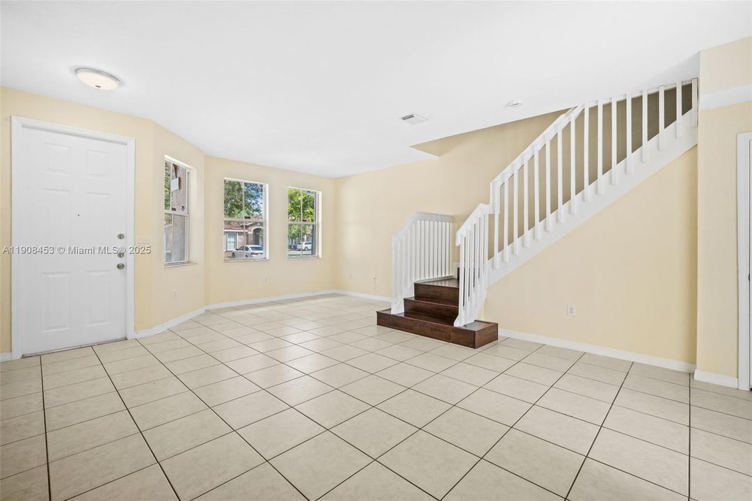Active With Contract: $369,000 (3 beds, 2 baths, 1679 Square Feet)