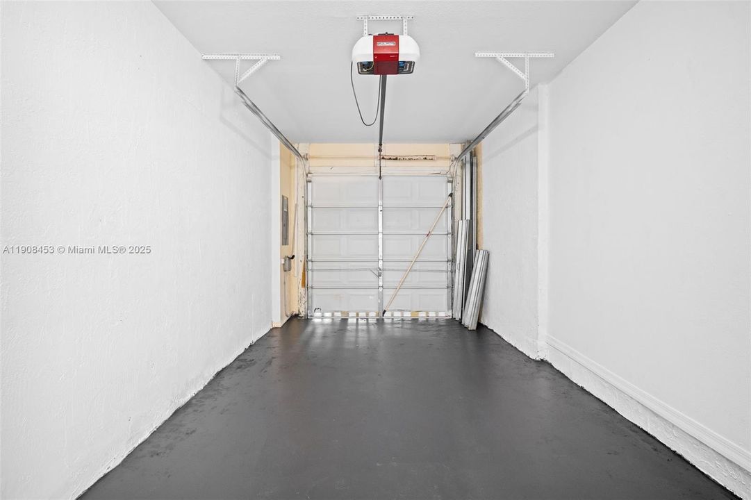 Active With Contract: $369,000 (3 beds, 2 baths, 1679 Square Feet)