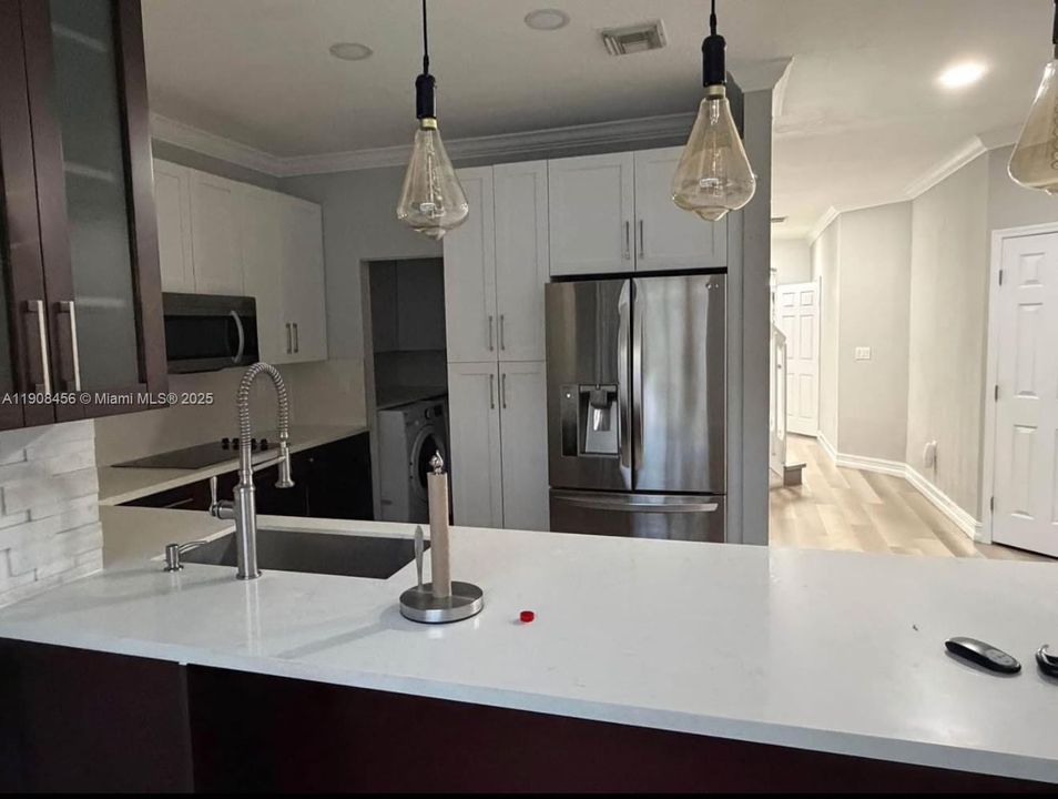 Active With Contract: $3,400 (4 beds, 3 baths, 1777 Square Feet)