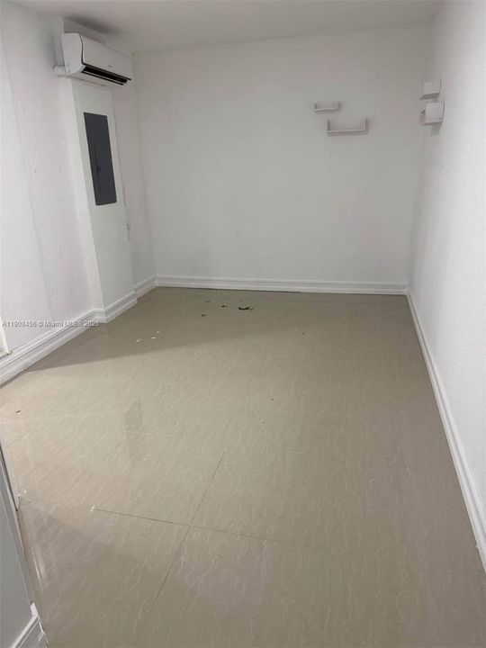 Active With Contract: $3,400 (4 beds, 3 baths, 1777 Square Feet)