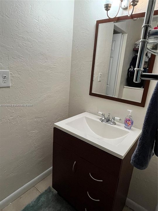 Activo con contrato: $1,725 (0 camas, 1 baños, 402 Pies cuadrados)