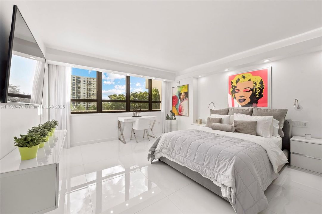 Oversize Guest Bedroom