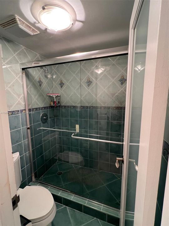 For Sale: $559,000 (1 beds, 1 baths, 820 Square Feet)