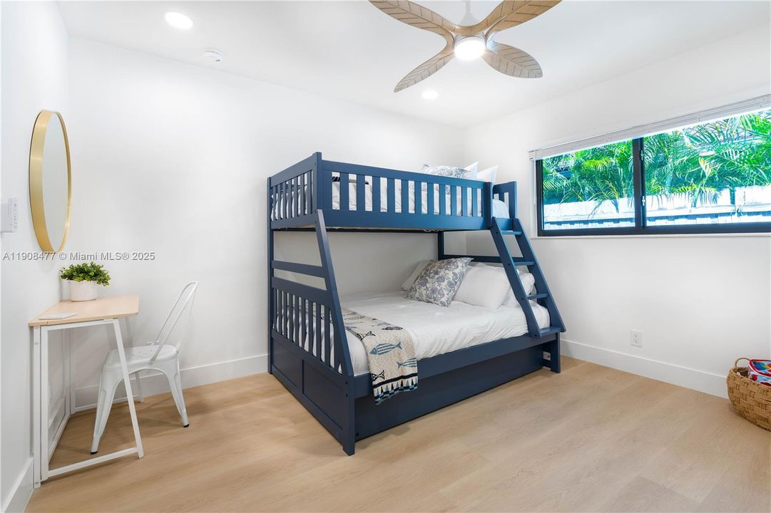 For Rent: $10,000 (3 beds, 2 baths, 1470 Square Feet)