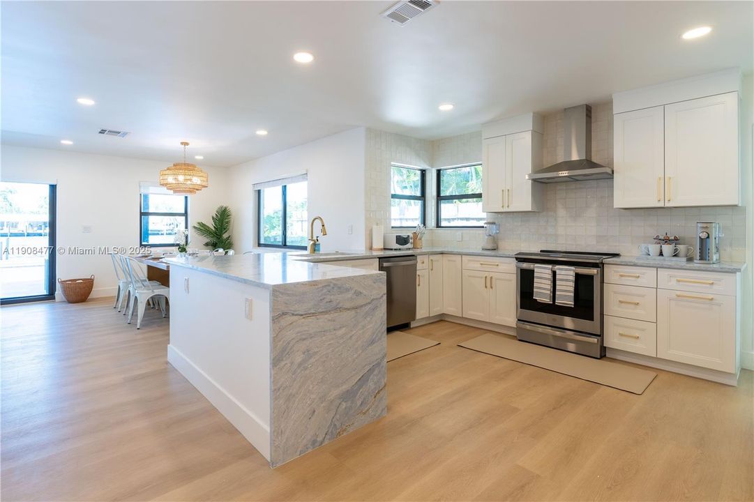 For Rent: $10,000 (3 beds, 2 baths, 1470 Square Feet)