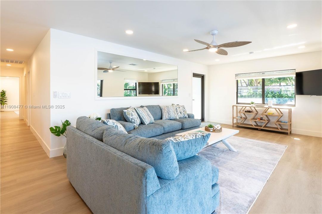 For Rent: $10,000 (3 beds, 2 baths, 1470 Square Feet)