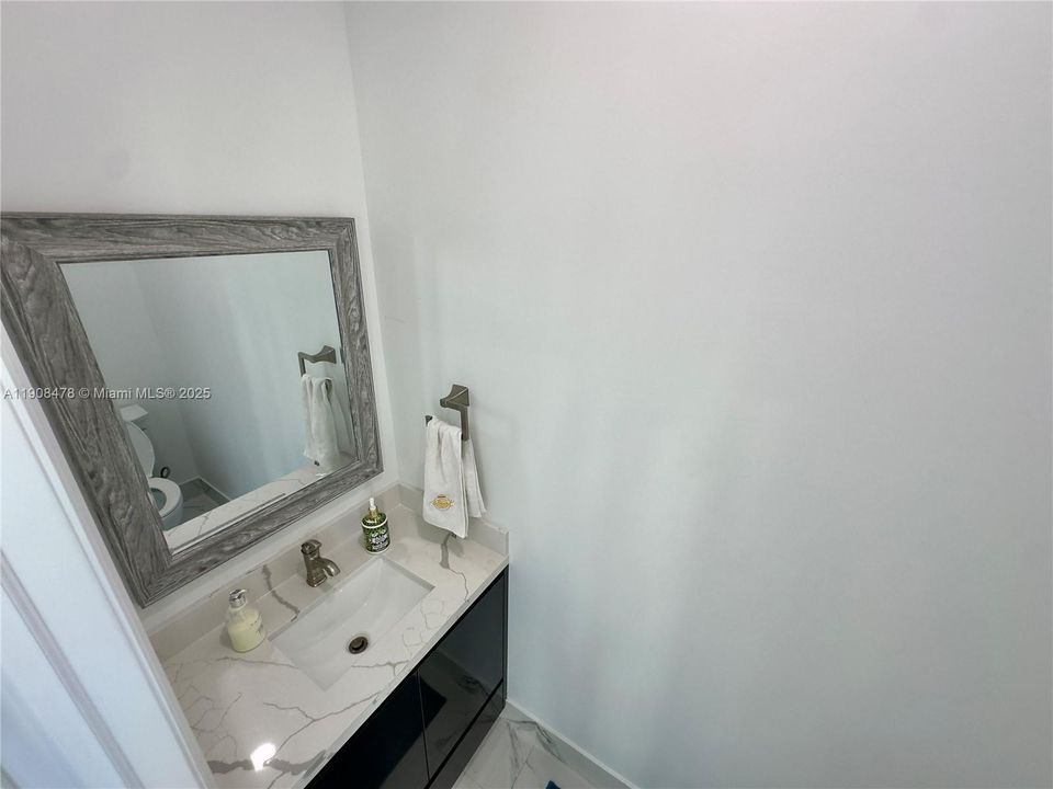 Active With Contract: $5,590 (3 beds, 3 baths, 2400 Square Feet)