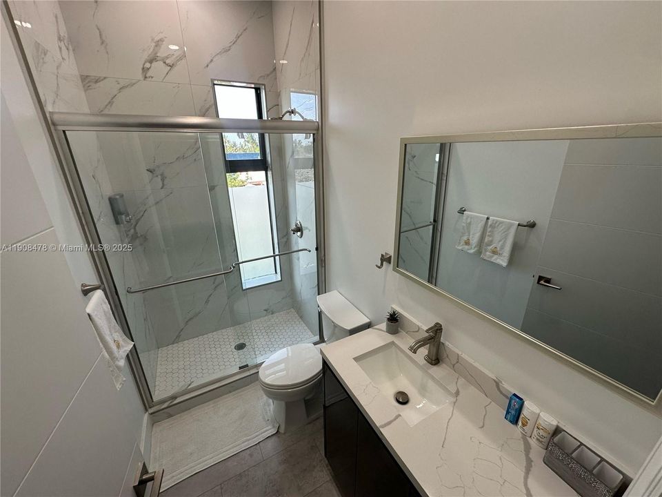 Active With Contract: $5,590 (3 beds, 3 baths, 2400 Square Feet)