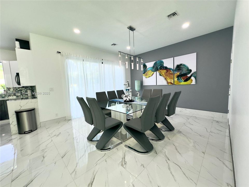 Active With Contract: $5,590 (3 beds, 3 baths, 2400 Square Feet)