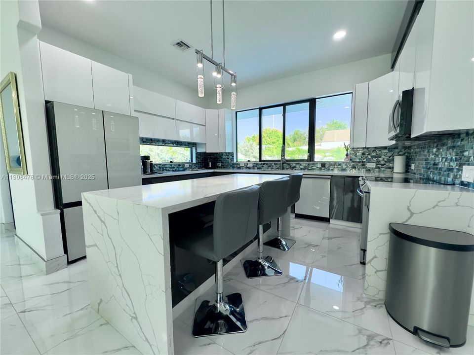 Active With Contract: $5,590 (3 beds, 3 baths, 2400 Square Feet)