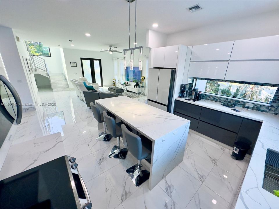 Active With Contract: $5,590 (3 beds, 3 baths, 2400 Square Feet)