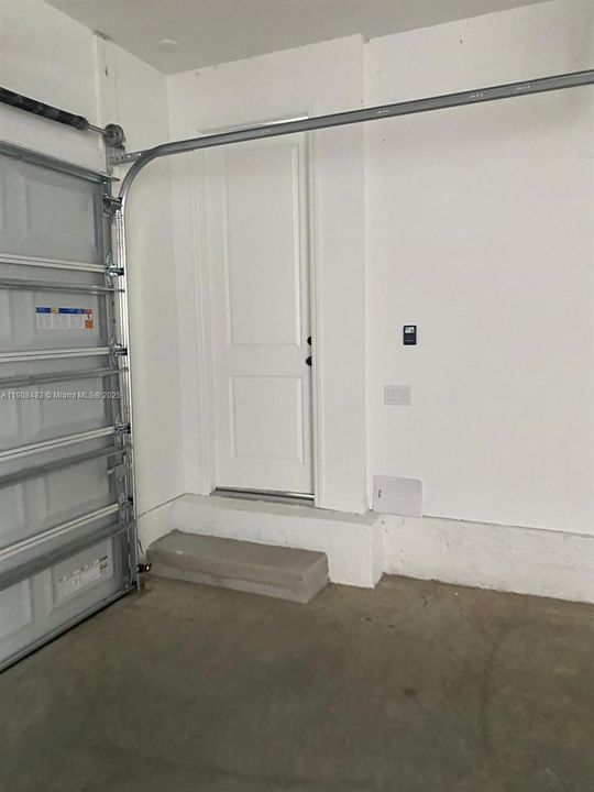 出租: $1,600 (1 贝兹, 1 浴室, 0 平方英尺)