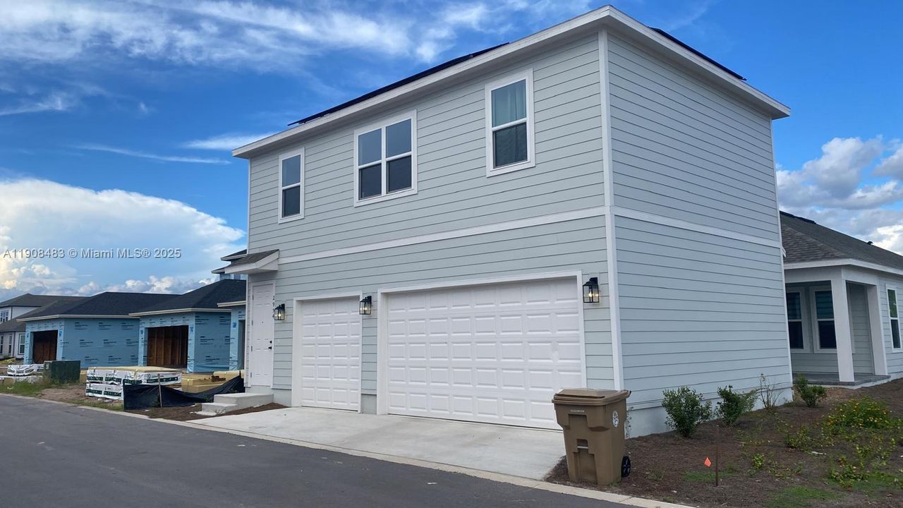 出租: $1,600 (1 贝兹, 1 浴室, 0 平方英尺)