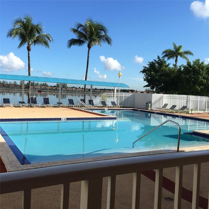 Recently Rented: $2,350 (2 beds, 2 baths, 970 Square Feet)