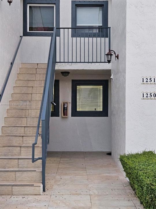 Recently Rented: $2,350 (2 beds, 2 baths, 970 Square Feet)