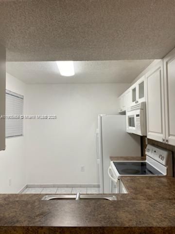 Recently Rented: $2,350 (2 beds, 2 baths, 970 Square Feet)