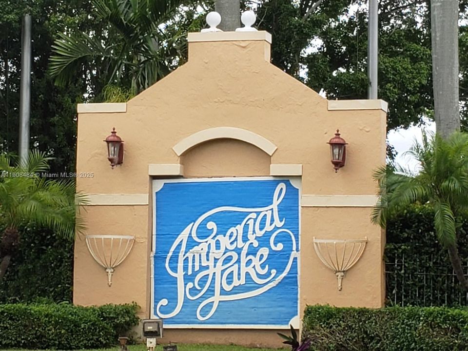 Recently Rented: $2,350 (2 beds, 2 baths, 970 Square Feet)