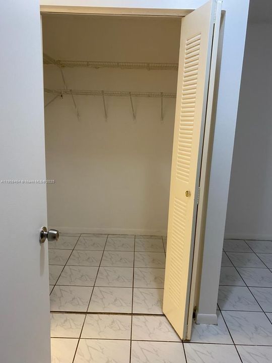 Recently Rented: $2,350 (2 beds, 2 baths, 970 Square Feet)