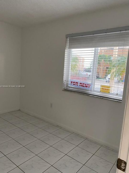 Recently Rented: $2,350 (2 beds, 2 baths, 970 Square Feet)