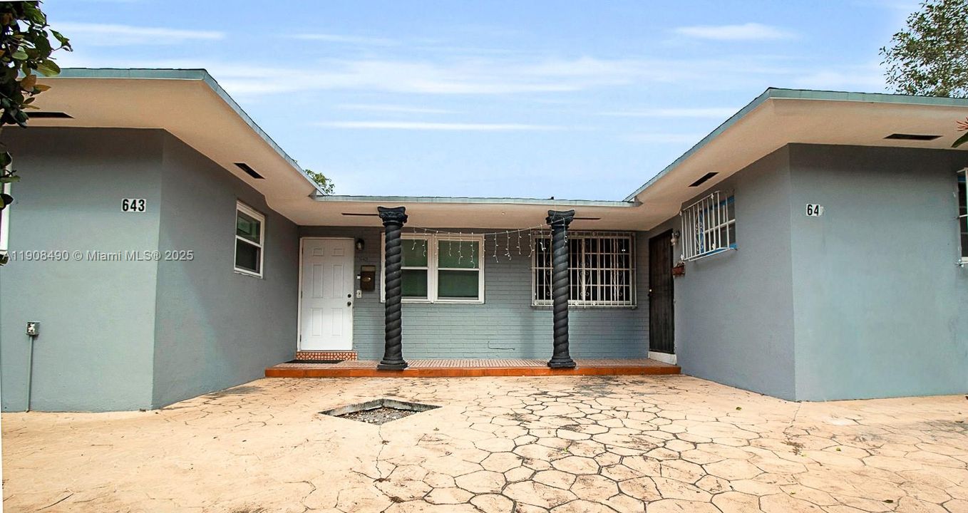 Active With Contract: $715,000 (0 beds, 0 baths, 2594 Square Feet)