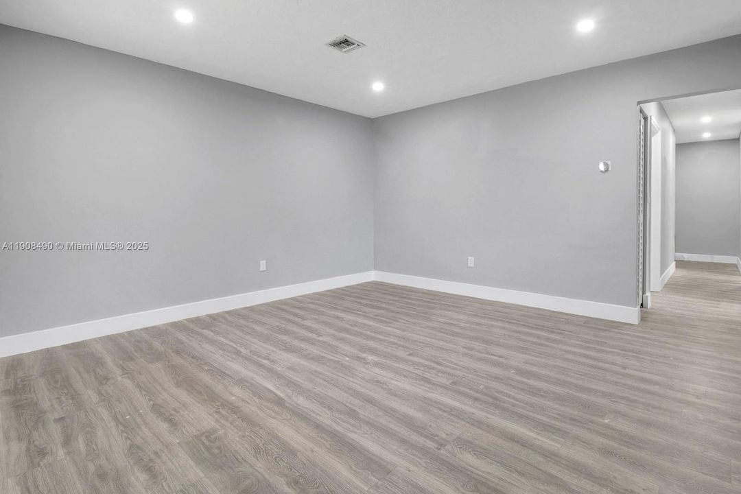 Active With Contract: $715,000 (0 beds, 0 baths, 2594 Square Feet)