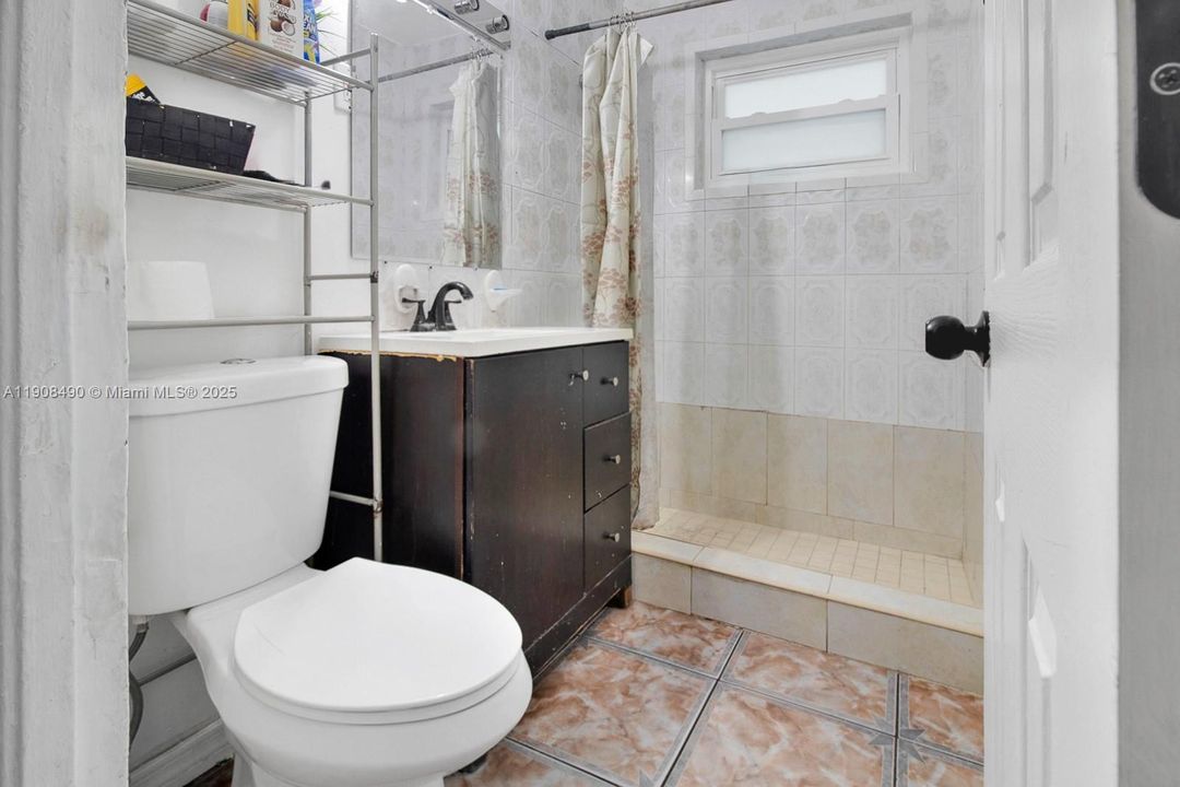 Active With Contract: $715,000 (0 beds, 0 baths, 2594 Square Feet)