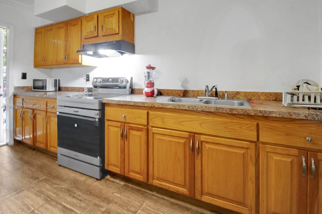 Active With Contract: $715,000 (0 beds, 0 baths, 2594 Square Feet)