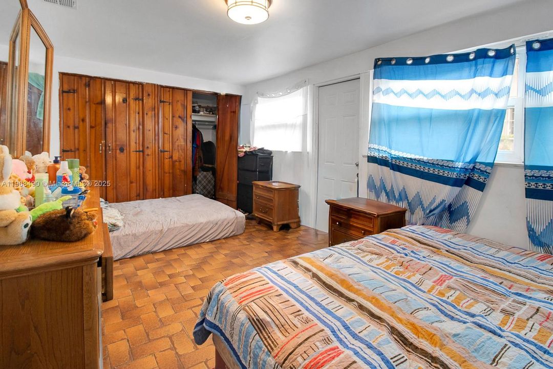 Active With Contract: $715,000 (0 beds, 0 baths, 2594 Square Feet)