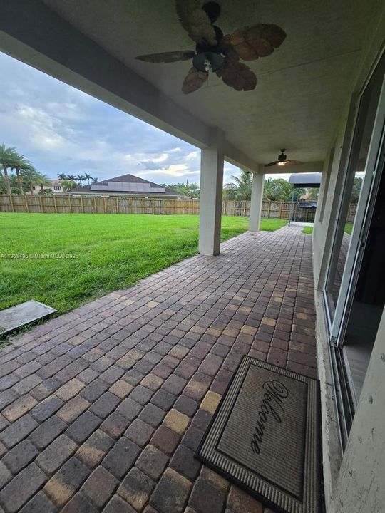 На продажу: $985,000 (3 спален, 2 ванн, 2275 Квадратных фут)