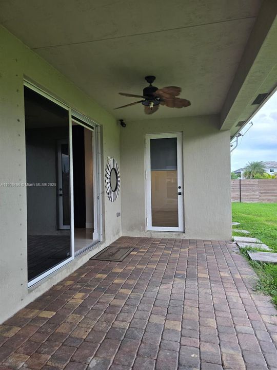 На продажу: $985,000 (3 спален, 2 ванн, 2275 Квадратных фут)