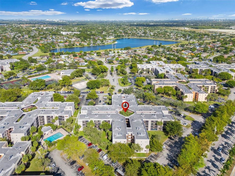 view of the community and neighborhood