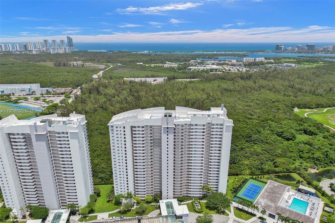 合同活跃: $3,500 (3 贝兹, 3 浴室, 1801 平方英尺)