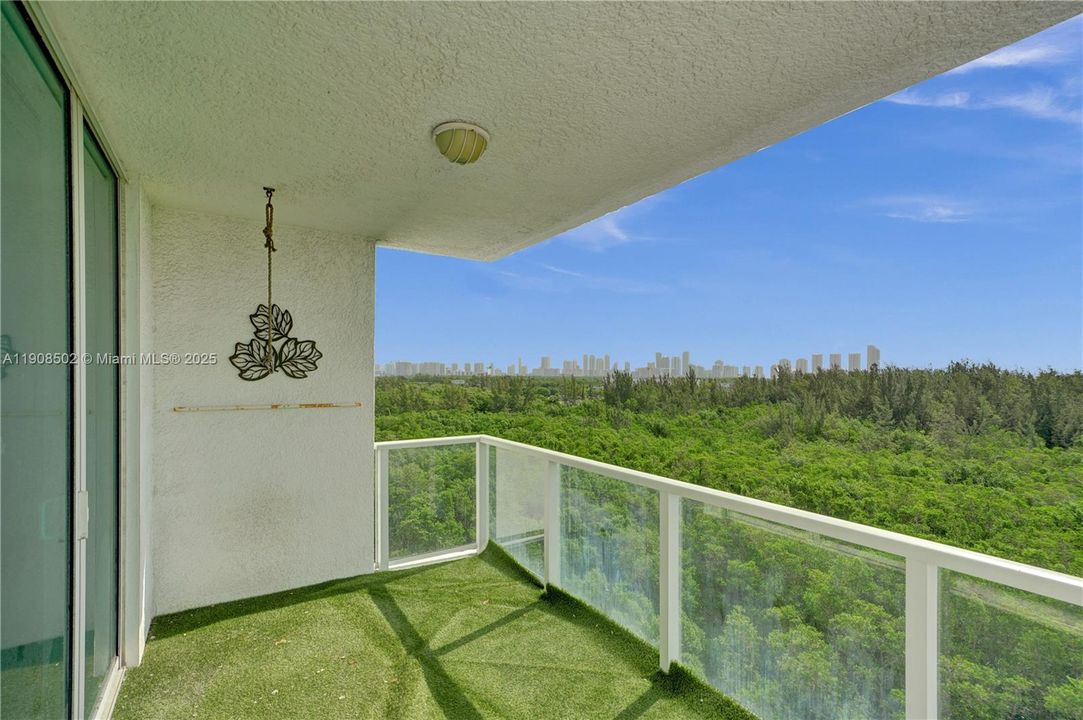 合同活跃: $3,500 (3 贝兹, 3 浴室, 1801 平方英尺)