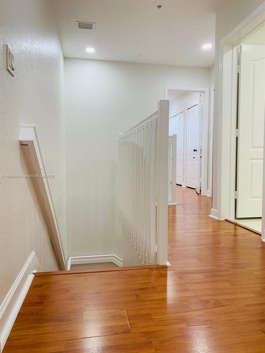 Active With Contract: $2,299 (2 beds, 2 baths, 1030 Square Feet)